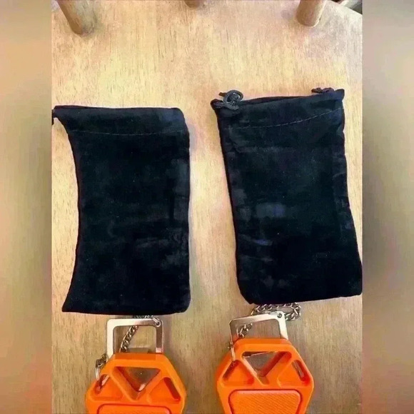 Portable Door Lock 2 pack - Picture 5 of 6